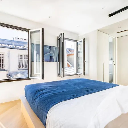 Luxury Flat With Ac 