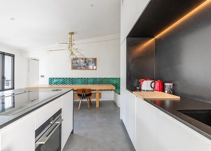 Luxury Flat With Ac 