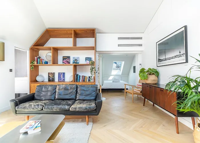 Luxury Flat With Ac 