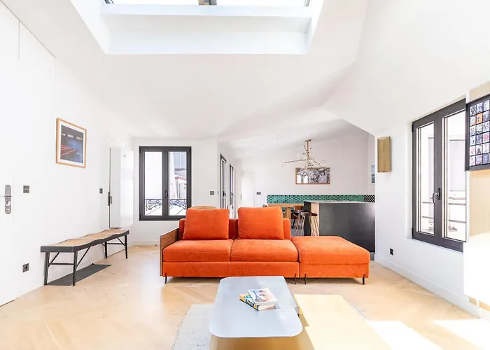 Luxury Flat With Ac 