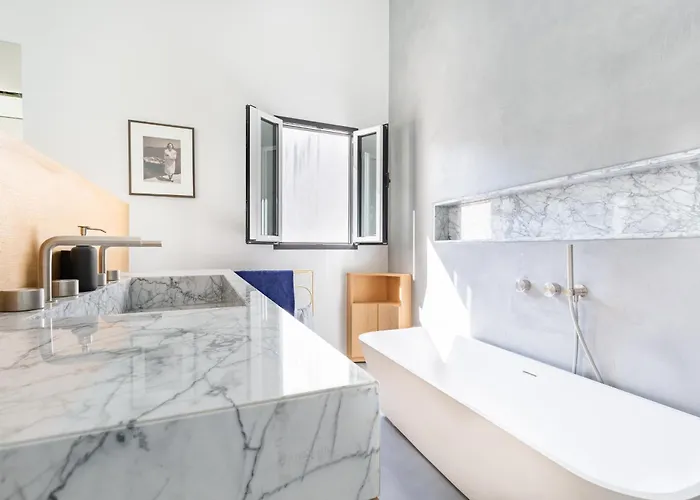 Luxury Flat With Ac 