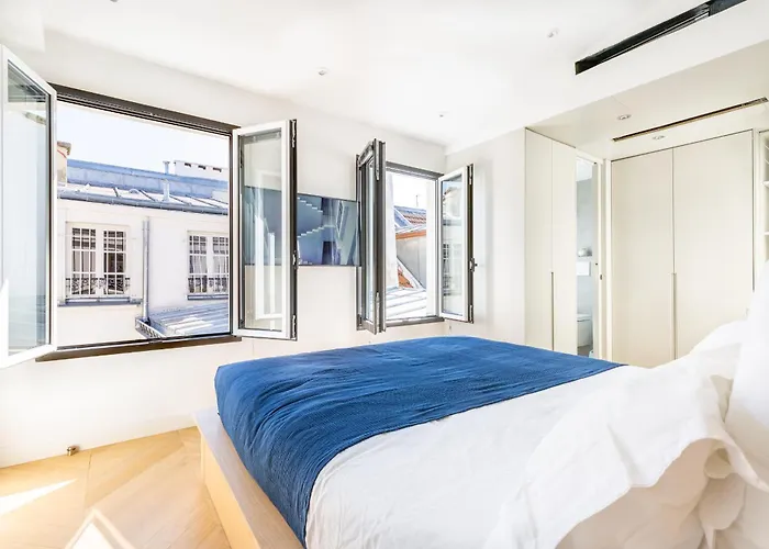 Luxury Flat With Ac 